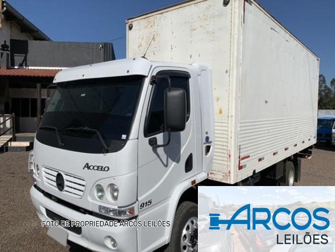 MERCEDES BENZ 915 08/08