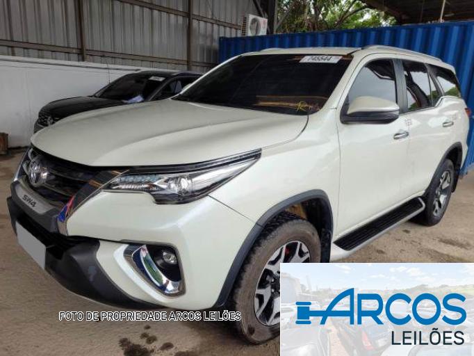 TOYOTA HILUX SW4 20/20