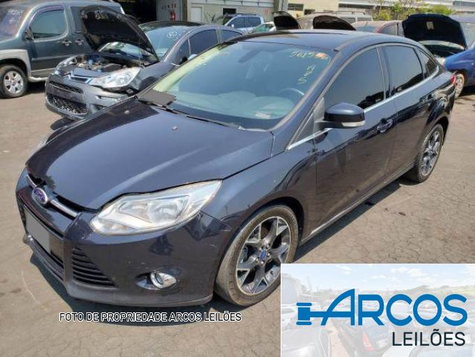 FORD FOCUS SEDAN 13/14