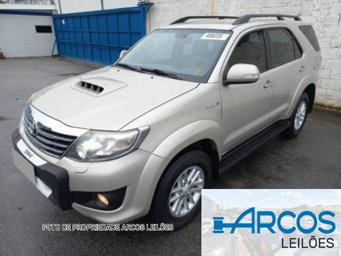 TOYOTA HILUX SW4 13/14
